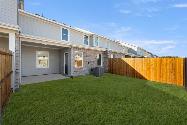 853 Pourtales Lane, Cedar Hill, TX 75104