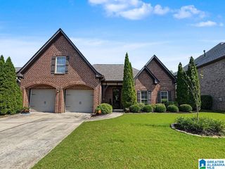 206 KENNISTON DALE, Pelham, AL 35124
