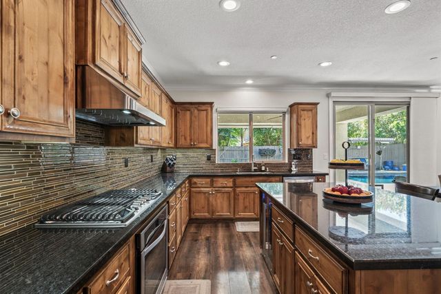 5033 Prairie Grass Way, Roseville, CA 95747