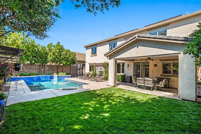 5033 Prairie Grass Way, Roseville, CA 95747