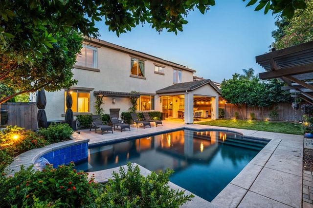 5033 Prairie Grass Way, Roseville, CA 95747