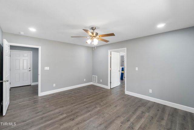 960 East Allens Bridge Road, Greeneville, TN 37743