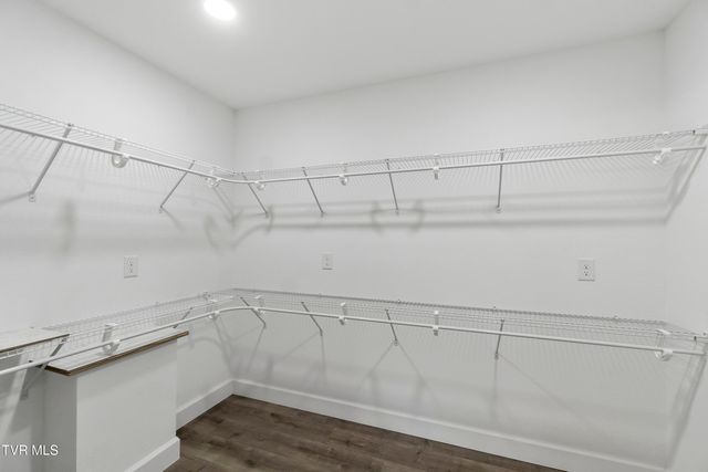 960 East Allens Bridge Road, Greeneville, TN 37743