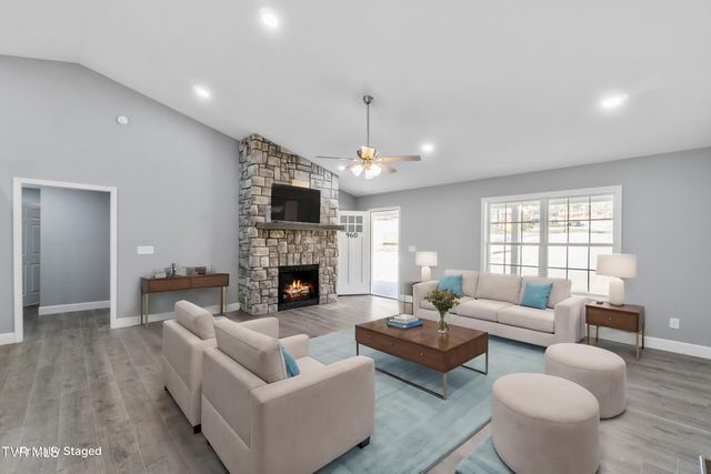 960 East Allens Bridge Road, Greeneville, TN 37743