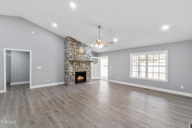 960 East Allens Bridge Road, Greeneville, TN 37743