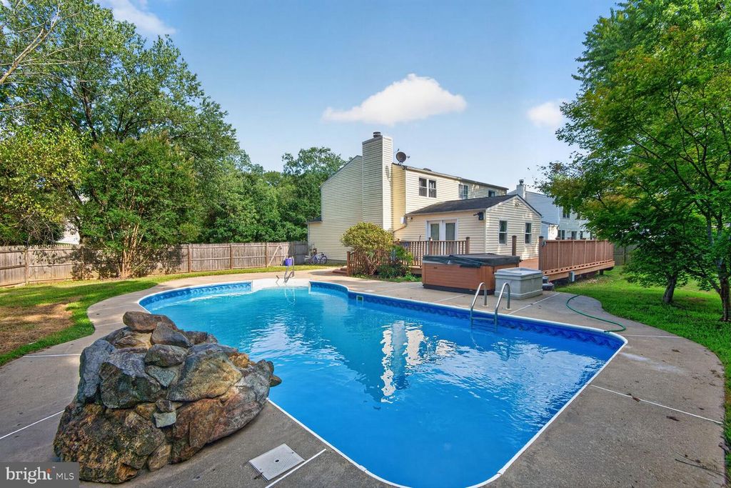 17316 AMITY DR, Gaithersburg, MD 20877