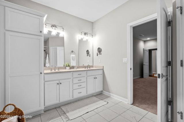 842 Artisan Pkwy, La Grange, KY 40031