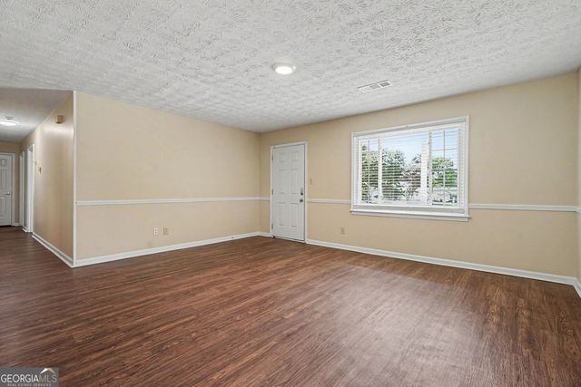 2835 Shane Drive, Snellville, GA 30078