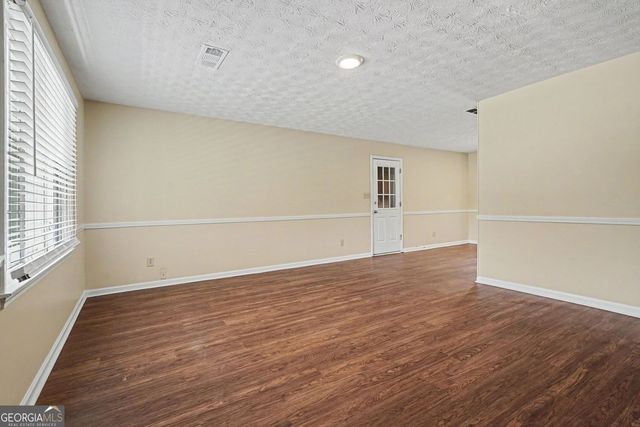 2835 Shane Drive, Snellville, GA 30078