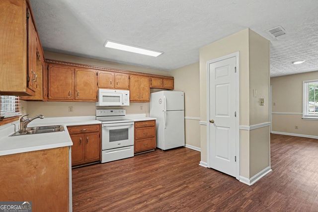 2835 Shane Drive, Snellville, GA 30078