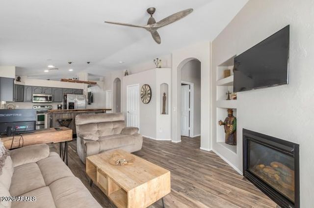 3908 W ROSE GARDEN Lane, Glendale, AZ 85308