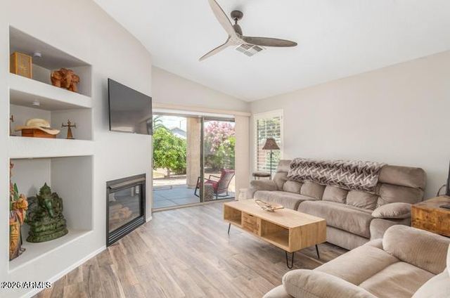 3908 W ROSE GARDEN Lane, Glendale, AZ 85308