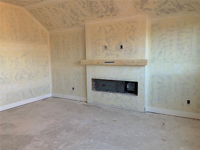 4604 Hambletonian Lane, Mustang, OK 73064