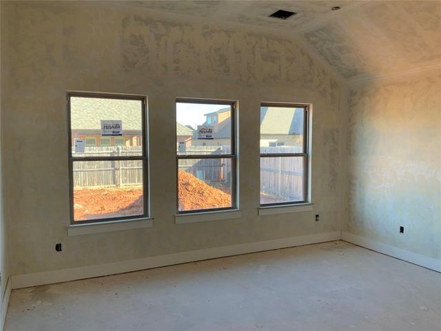 4604 Hambletonian Lane, Mustang, OK 73064