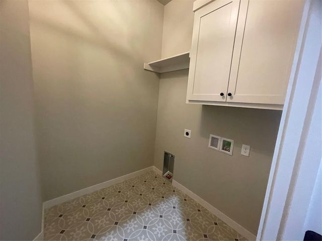 4604 Hambletonian Lane, Mustang, OK 73064