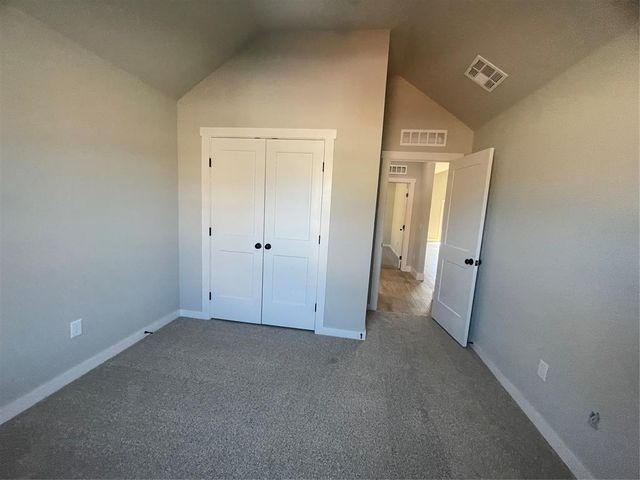 4604 Hambletonian Lane, Mustang, OK 73064