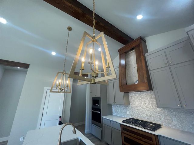 4604 Hambletonian Lane, Mustang, OK 73064