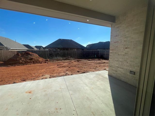 4604 Hambletonian Lane, Mustang, OK 73064