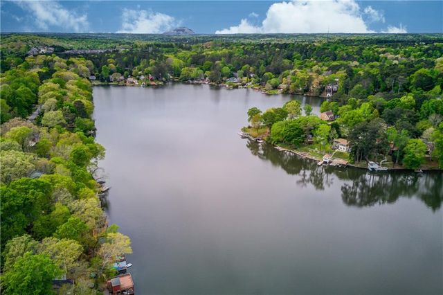 8515 Lake Drive, Snellville, GA 30039