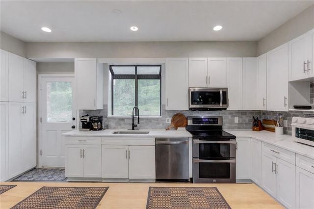 8515 Lake Drive, Snellville, GA 30039