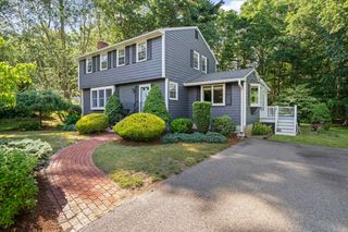 8 Joanne Dr, Hanson, MA 02341