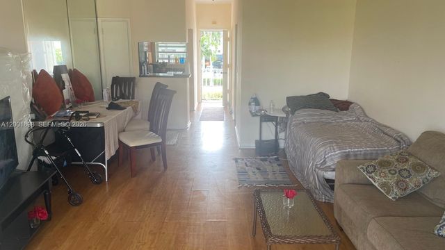 2225 NE 123rd Street 204, North Miami, FL 33181