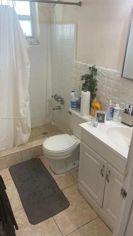2225 NE 123rd Street 204, North Miami, FL 33181