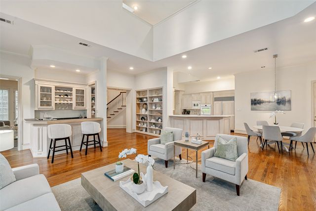 6 Glenheather Court, Dallas, TX 75225