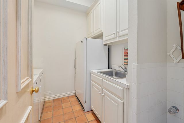 6 Glenheather Court, Dallas, TX 75225