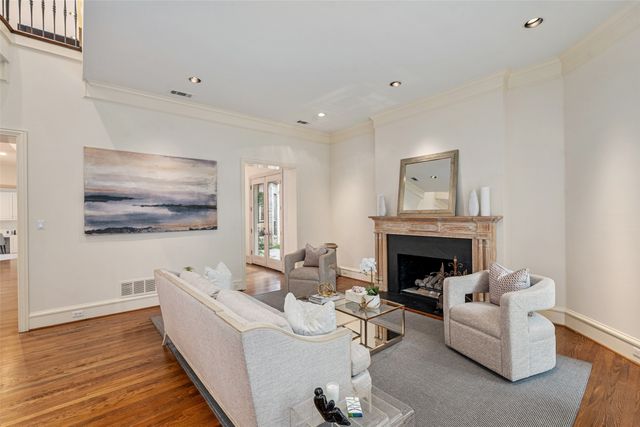 6 Glenheather Court, Dallas, TX 75225