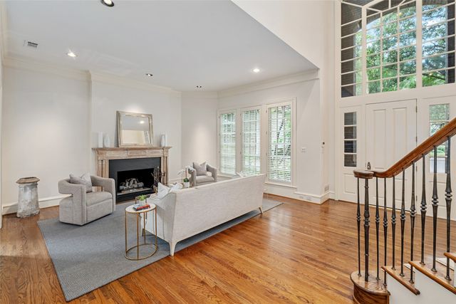 6 Glenheather Court, Dallas, TX 75225