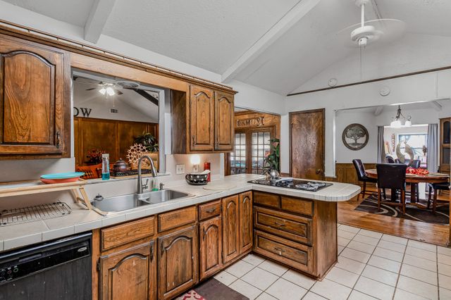 218 Clubbrook Circle, Desoto, TX 75115