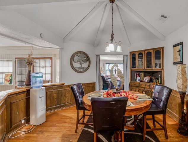 218 Clubbrook Circle, Desoto, TX 75115