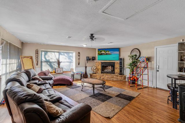 218 Clubbrook Circle, Desoto, TX 75115