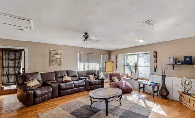 218 Clubbrook Circle, Desoto, TX 75115