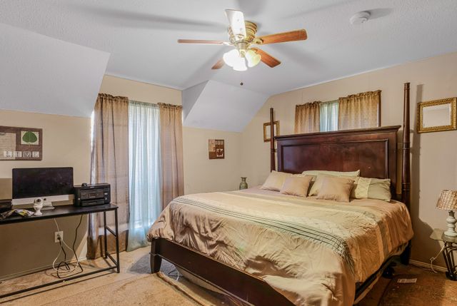 218 Clubbrook Circle, Desoto, TX 75115
