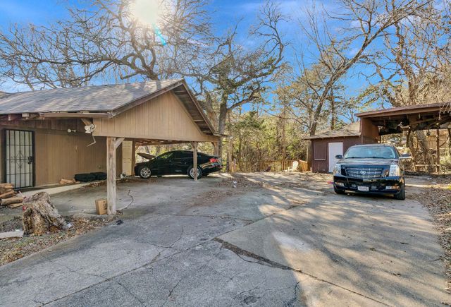 218 Clubbrook Circle, Desoto, TX 75115
