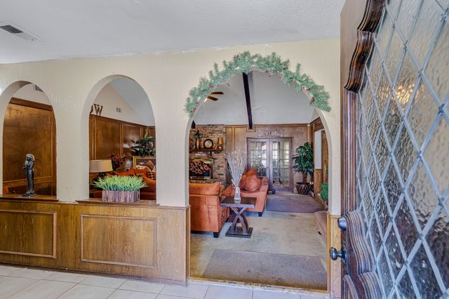 218 Clubbrook Circle, Desoto, TX 75115