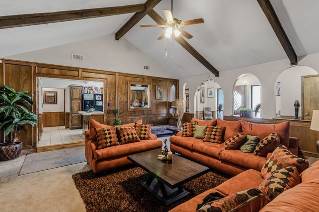 218 Clubbrook Circle, Desoto, TX 75115