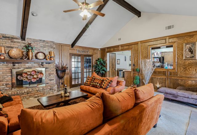 218 Clubbrook Circle, Desoto, TX 75115