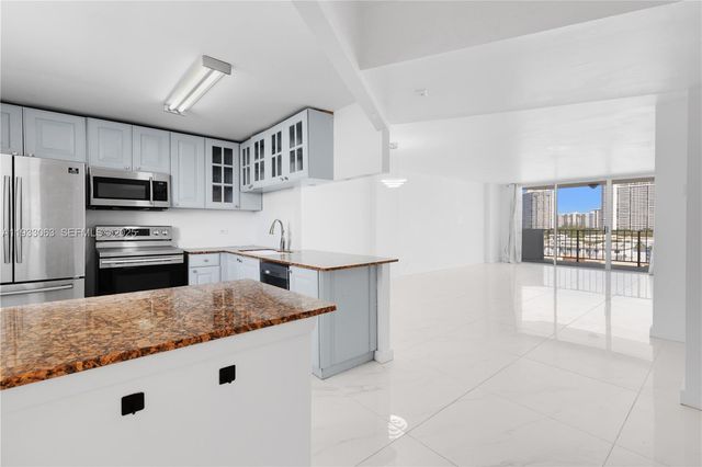 3545 NE 166th St 1004, North Miami Beach, FL 33160