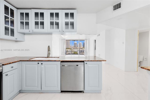 3545 NE 166th St 1004, North Miami Beach, FL 33160