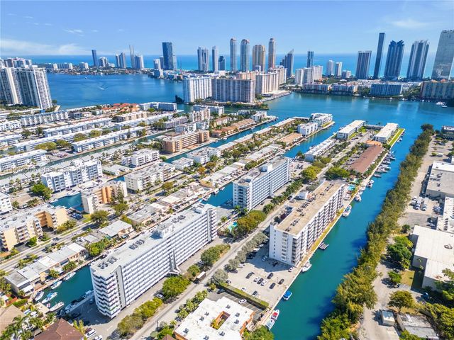 3545 NE 166th St 1004, North Miami Beach, FL 33160