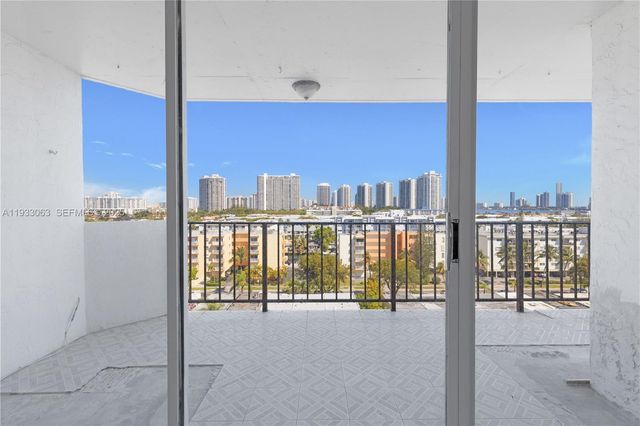 3545 NE 166th St 1004, North Miami Beach, FL 33160