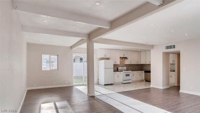 18 Idaho Way, Henderson, NV 89015