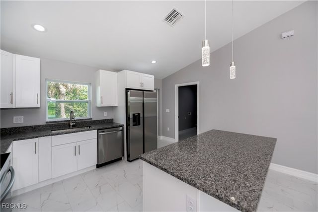 3318 Clearview CIR, Labelle, FL 33935