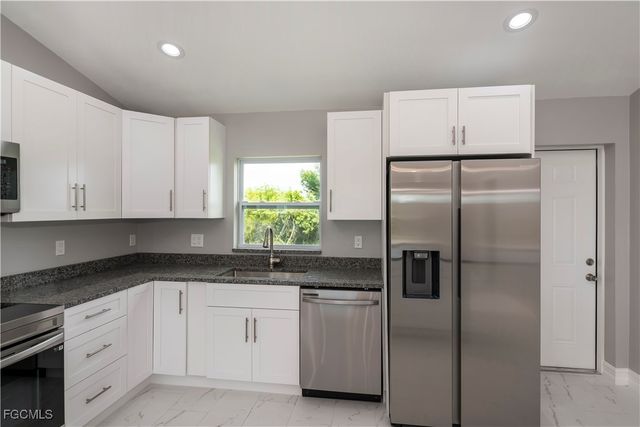 3318 Clearview CIR, Labelle, FL 33935