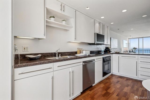 1000 North Point Street 902, San Francisco, CA 94109