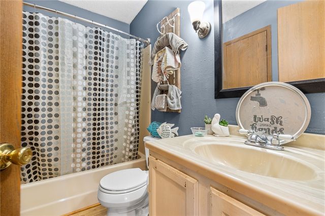8122 Hopi Drive, Harrison, AR 72601