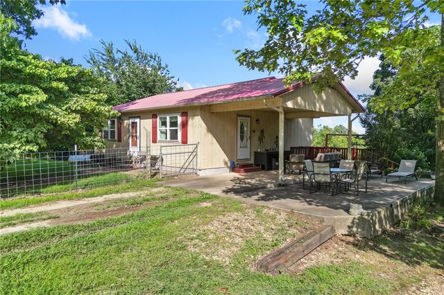 8122 Hopi Drive, Harrison, AR 72601